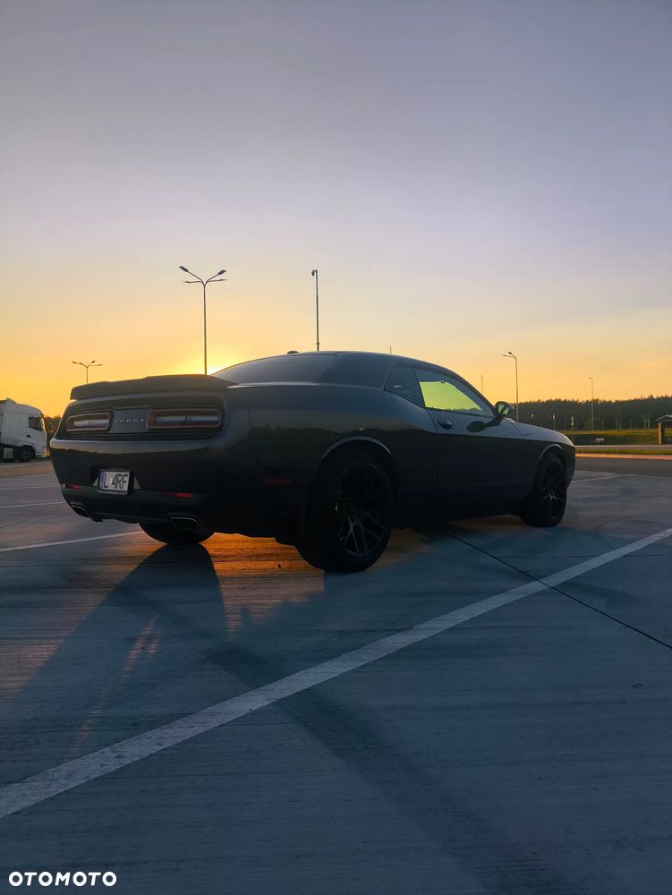 Dodge Challenger - 21