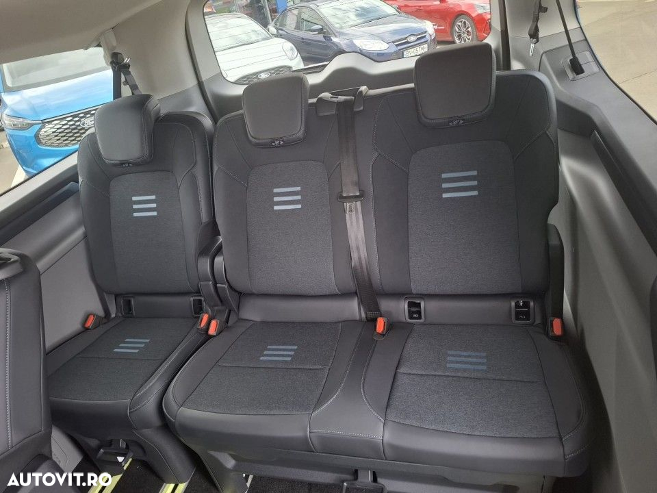 Ford Tourneo Custom - 19