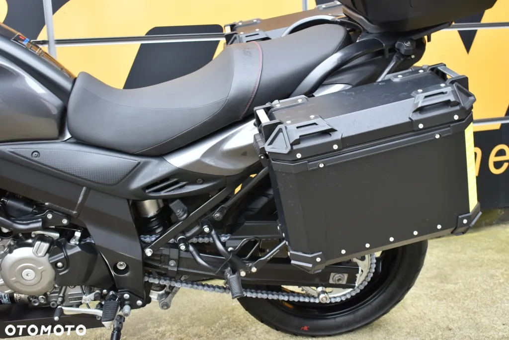 Suzuki V-STROM - 10