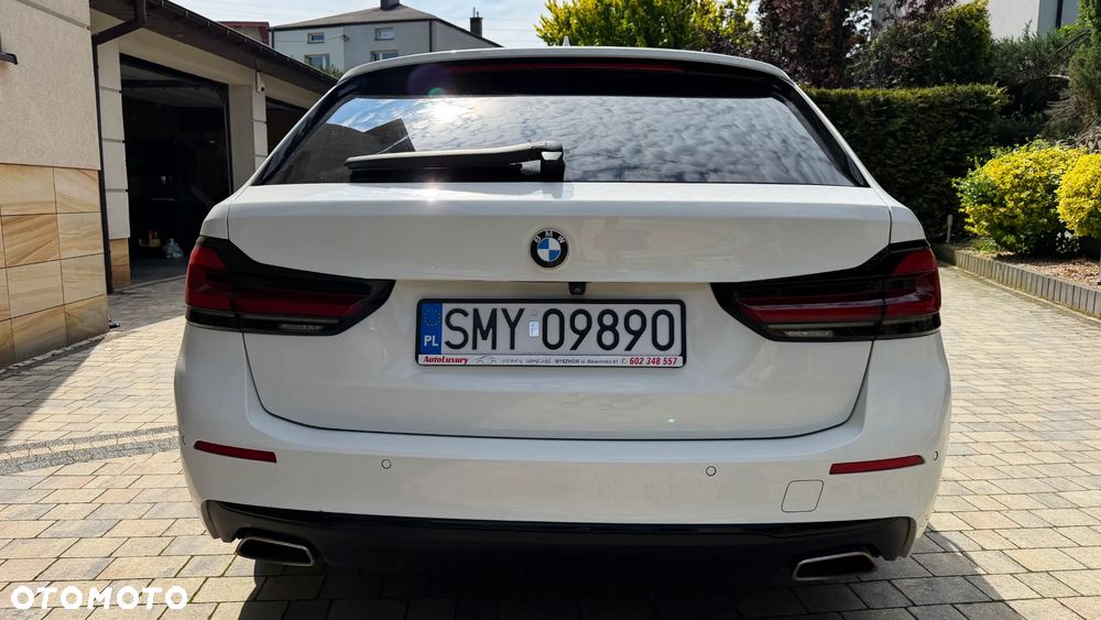 BMW Seria 5 520d Sport Line - 9