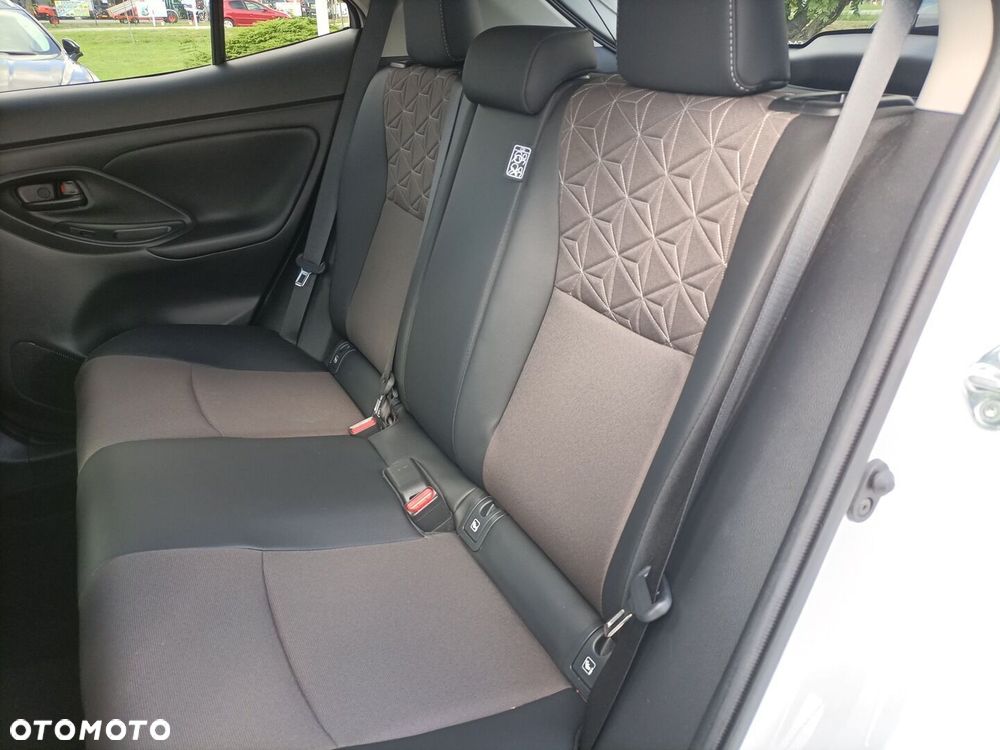 Toyota Yaris Cross Hybrid 1.5 Executive - 12