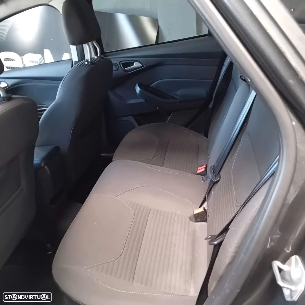 Ford Focus 1.5 TDCi ECOBlue Titanium - 39