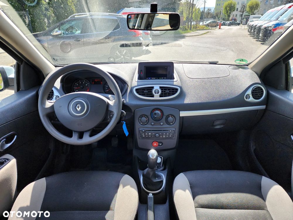 Renault Clio 1.2 16V 75 Expression - 15