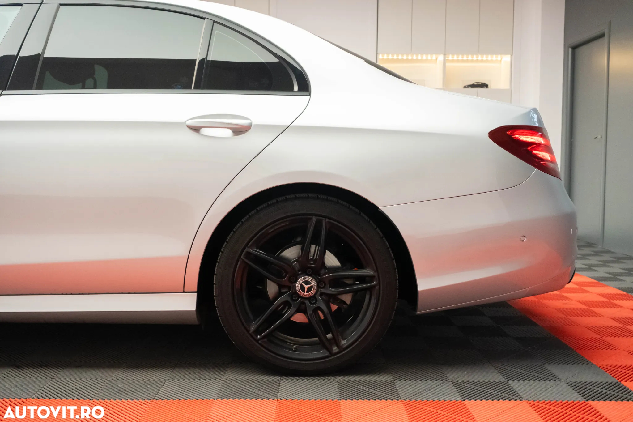 Mercedes-Benz E 200 9G-TRONIC AMG Line - 14