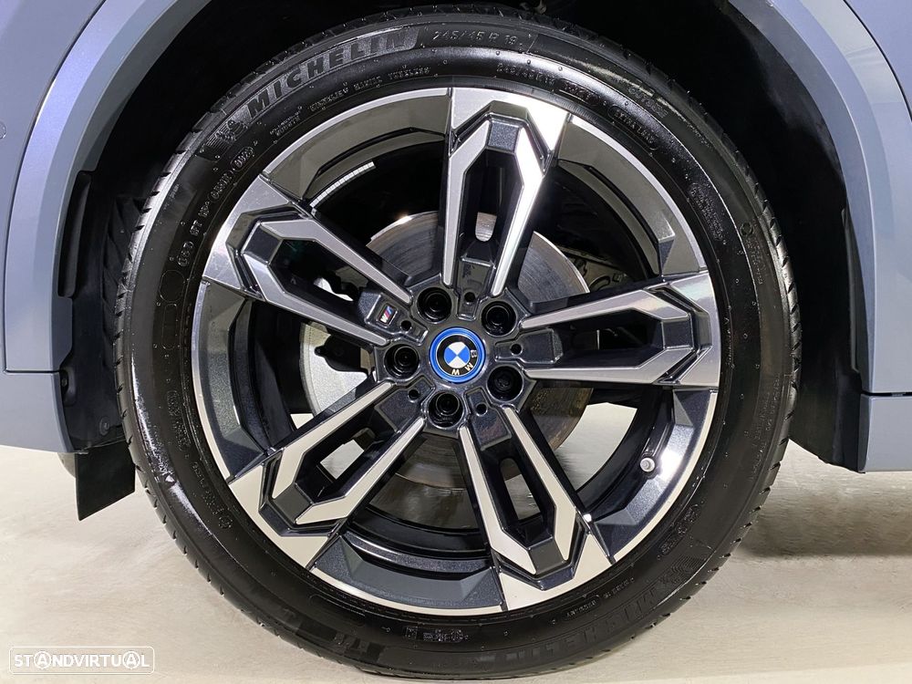 BMW iX2 eDrive20 Pack Desportivo M - 24