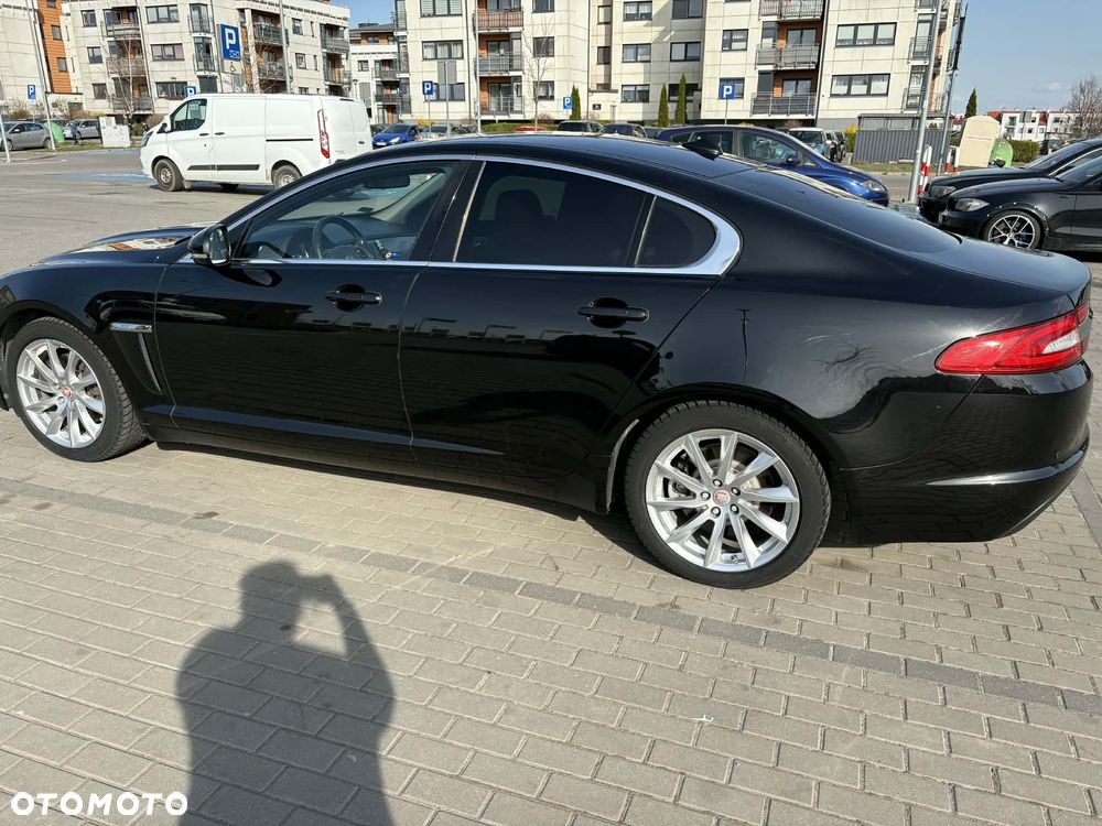 Jaguar XF 2.2 D Premium Luxury - 3