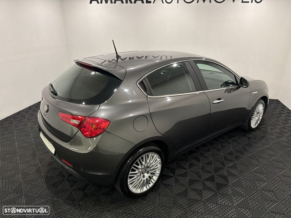Alfa Romeo Giulietta 1.6 JTDM Distinctive - 26