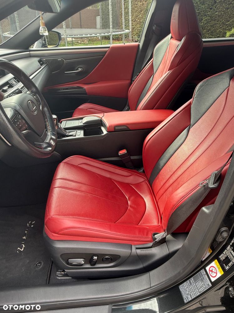 Lexus ES 300h F Sport - 4