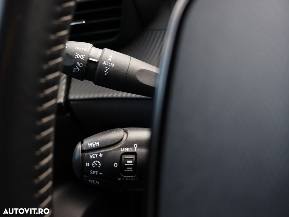 Peugeot 2008 1.5 BlueHDI FAP Active - 11