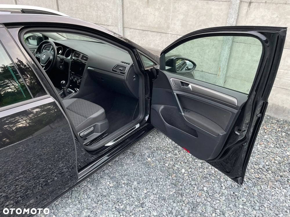 Volkswagen Golf - 20