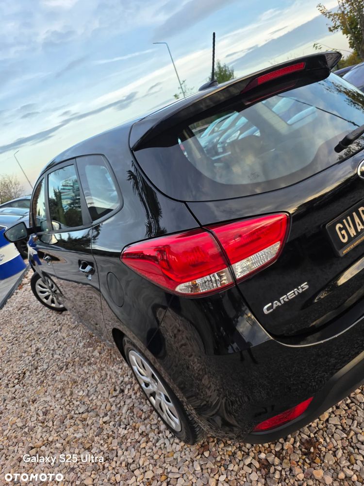 Kia Carens - 15