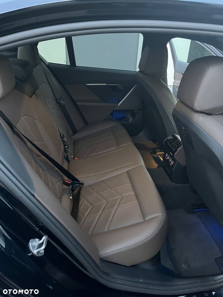 BMW Seria 5 550e xDrive - 17
