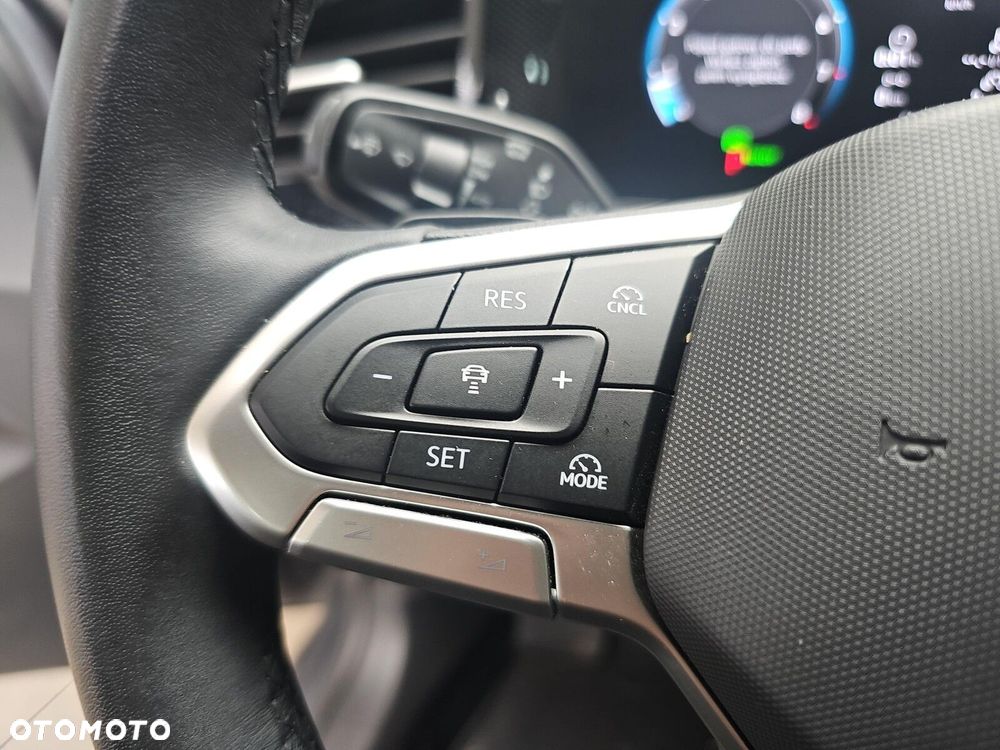Volkswagen Passat - 14
