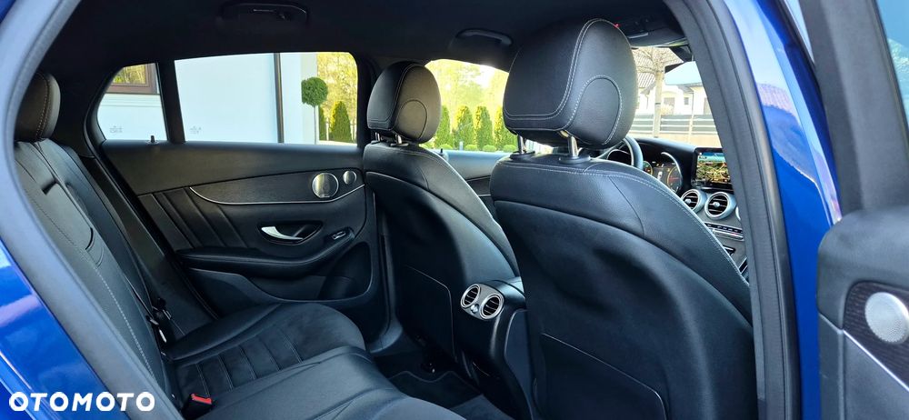 Mercedes-Benz GLC 220 d 4Matic 9G-TRONIC AMG Line Plus - 33