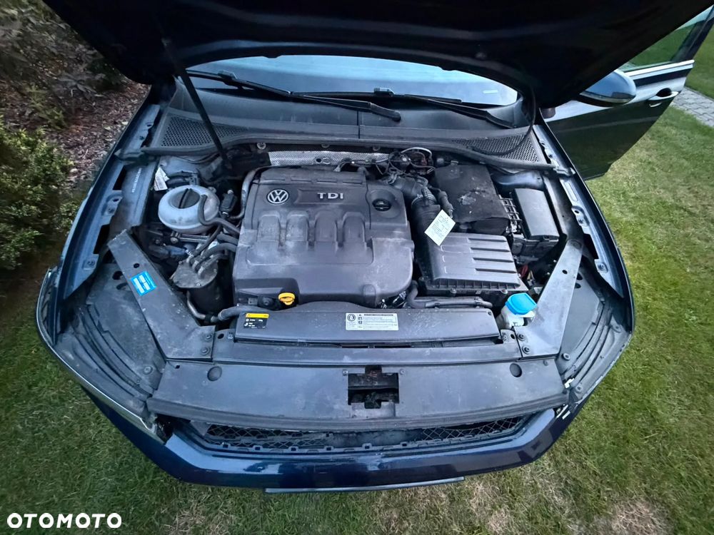 Volkswagen Passat - 17