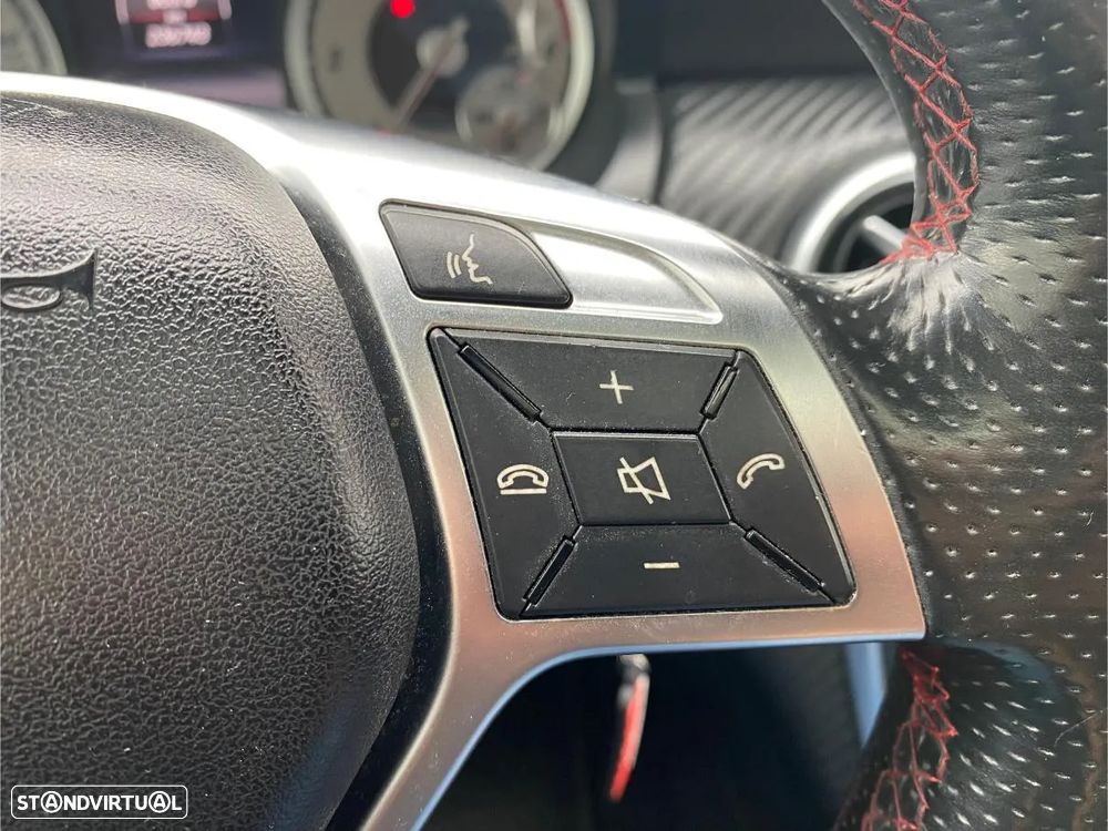 Mercedes-Benz A 180 CDI AMG Line - 33
