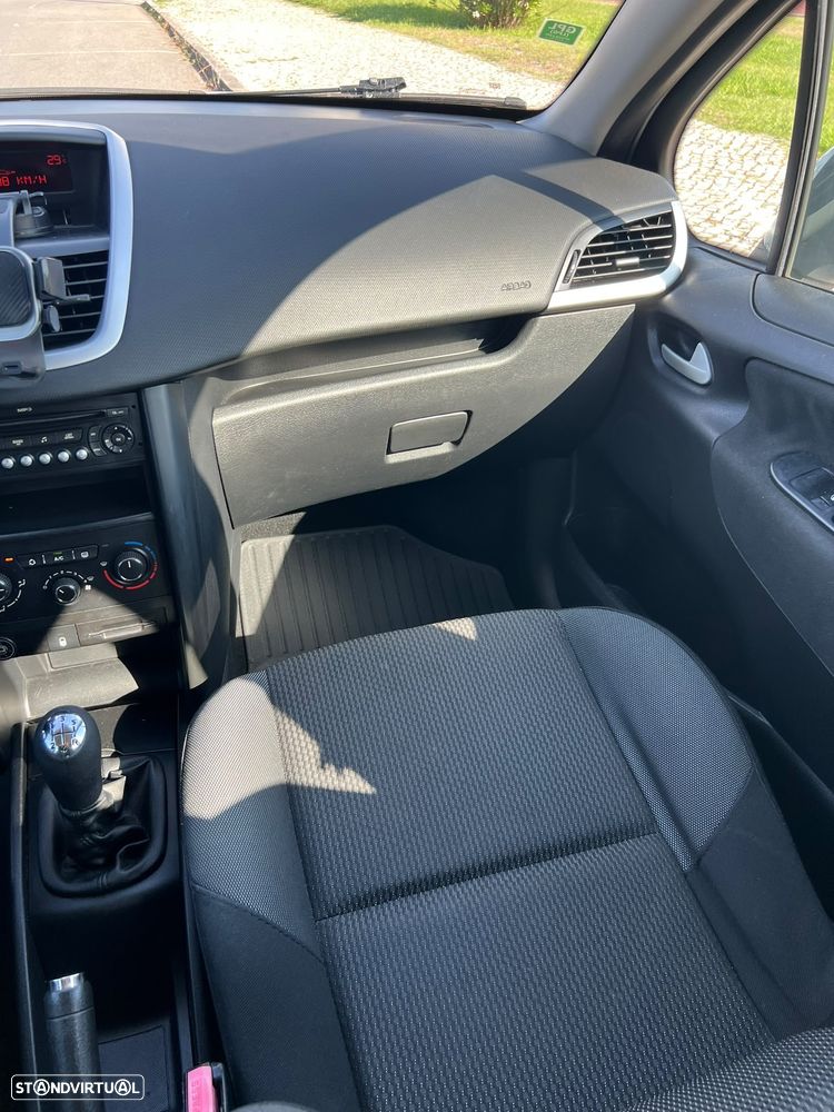 Peugeot 207 1.4 16V Active - 20