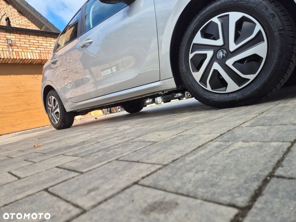 Peugeot 208 - 18