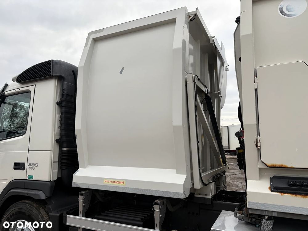 Volvo FM 330 EEV 6x2 / śmieciarka / 3 komory - 16