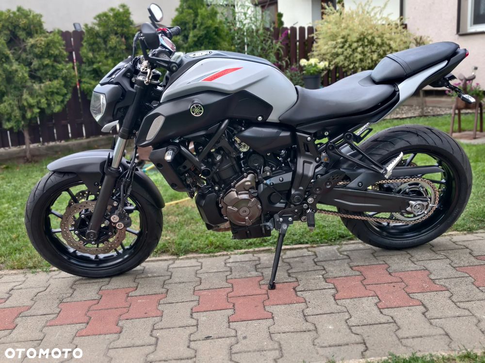 Yamaha MT - 19