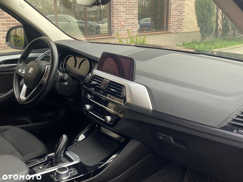 BMW X3 xDrive20i Advantage - 15
