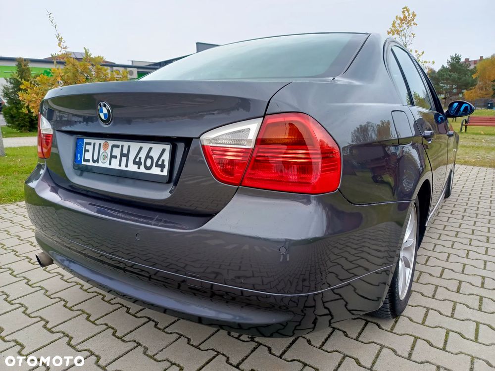 BMW Seria 3 318i - 8