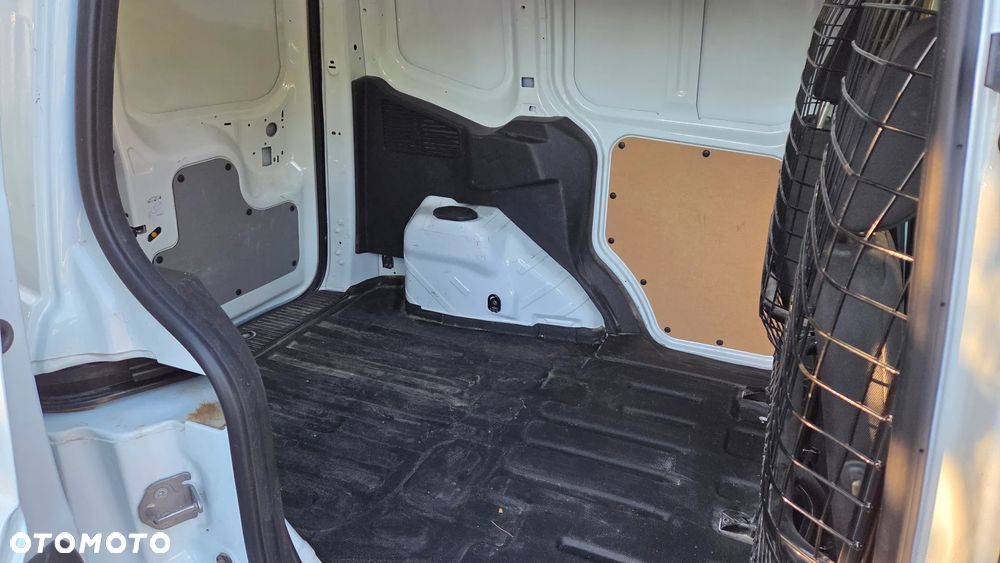 Ford Transit Courier - 8