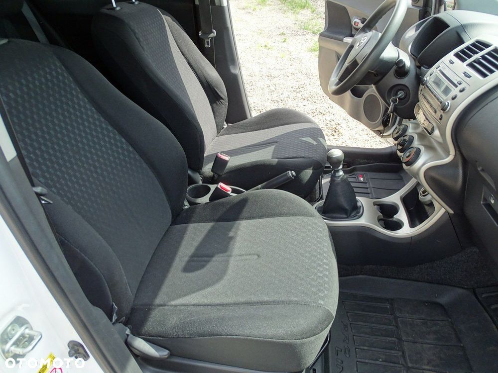 Toyota Urban Cruiser - 10