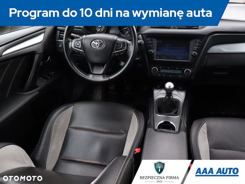 Toyota Avensis - 8
