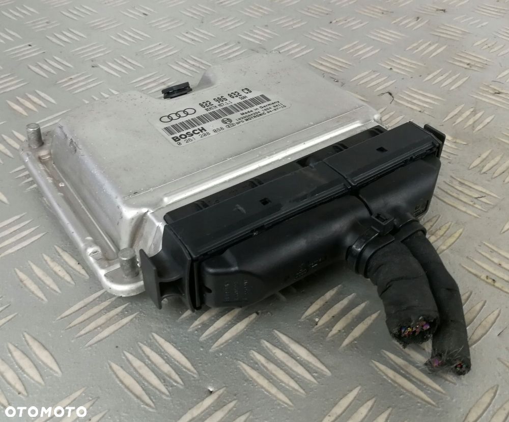 022906032CB 0261208088 komputer silnika AUDI A3 3,2 8P VR6 QUATTRO - 2