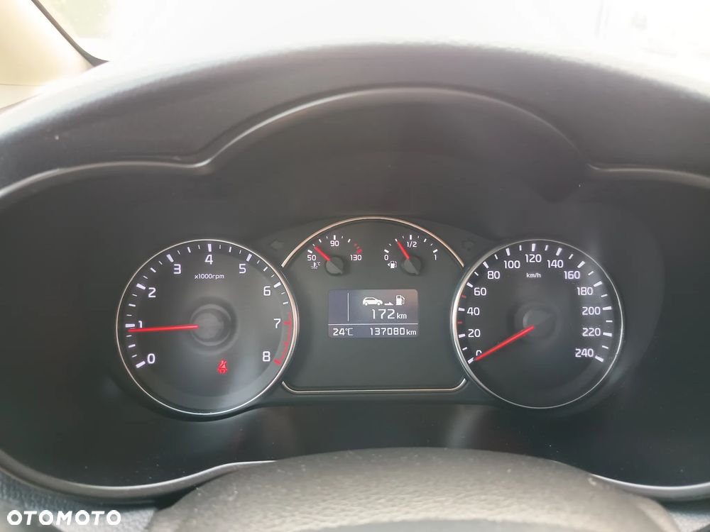 Kia Carens 1.6 GDI Attract - 19