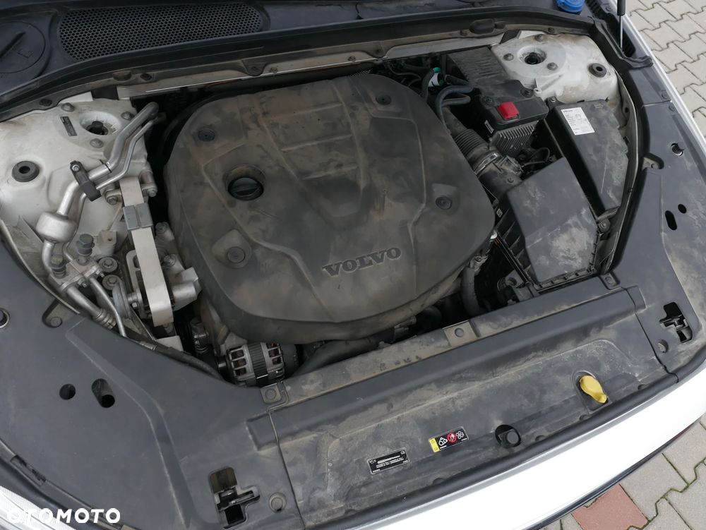 Volvo V90 Cross Country D4 AWD Pro - 28