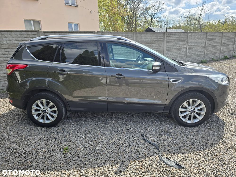 Ford Kuga 2.0 TDCi 2x4 Titanium - 3