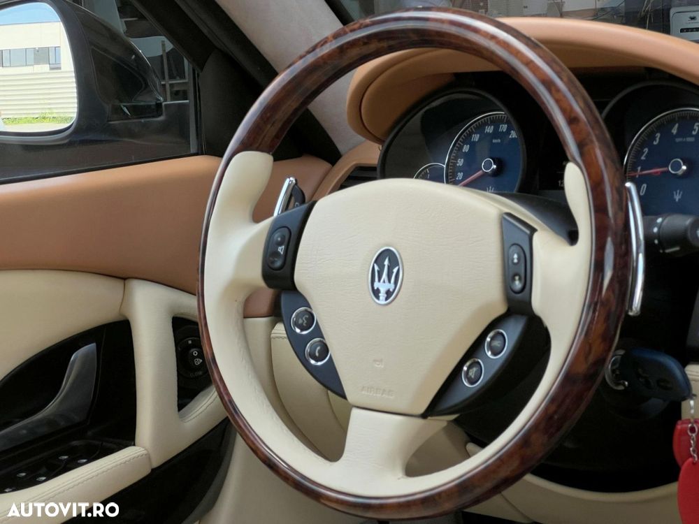 Maserati Quattroporte - 12