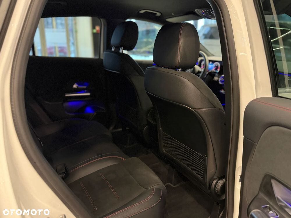 Mercedes-Benz GLA 200 AMG Line - 14