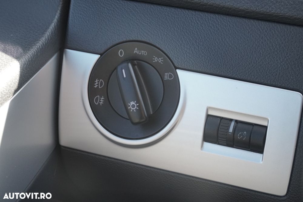 Volkswagen Multivan - 15