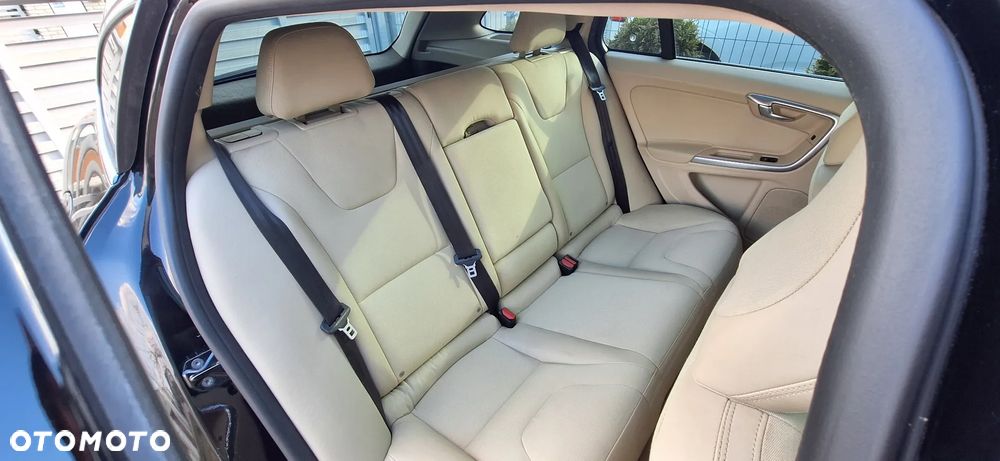 Volvo V60 D3 Momentum - 15