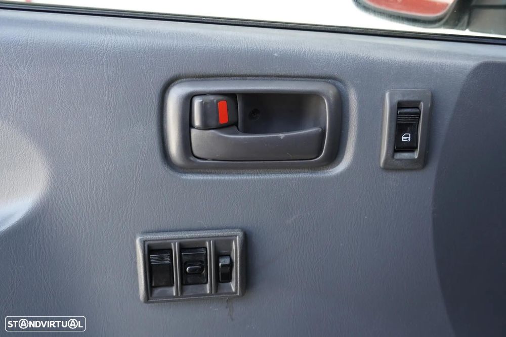 Toyota HiAce 2.5 D-4D Service 2.8T - 12
