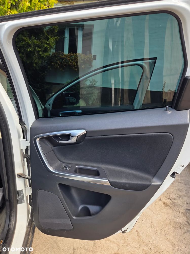 Volvo XC 60 D4 Geartronic Kinetic - 6