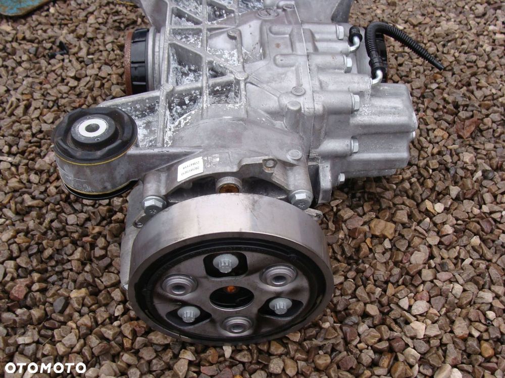 most tył audi q3 83a 0cq525010al 5wa907554r 2025r 2.0 tdi automat - 5