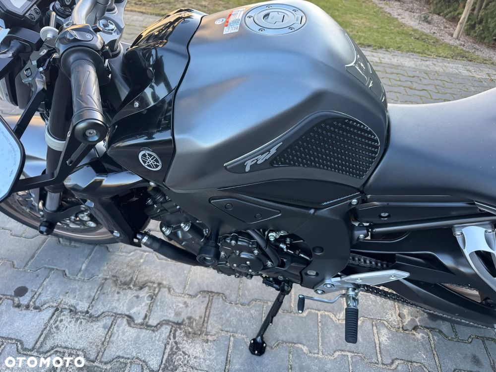 Yamaha FZ - 22