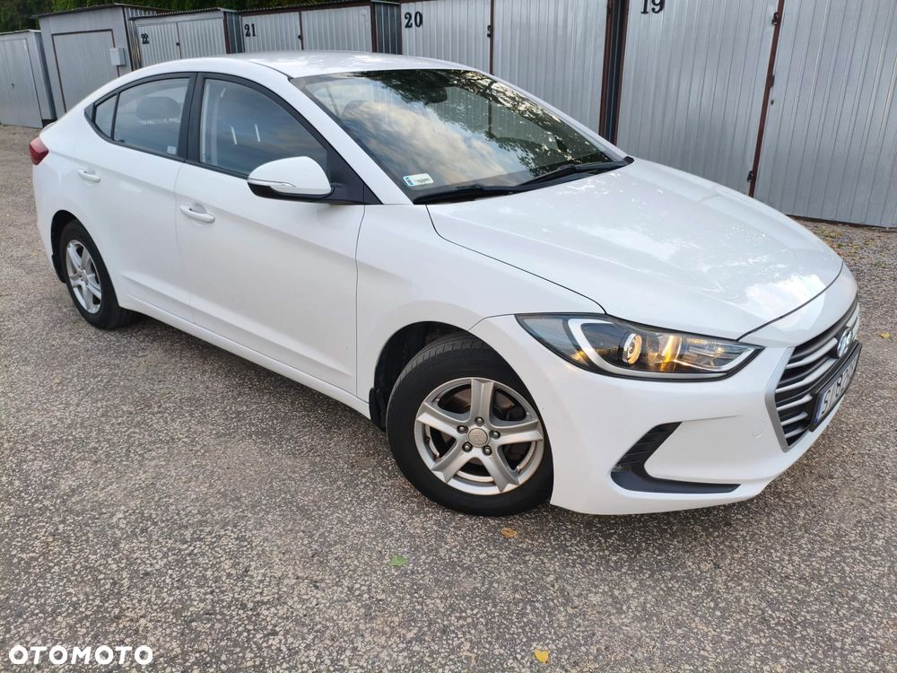 Hyundai Elantra 1.6 Comfort - 4