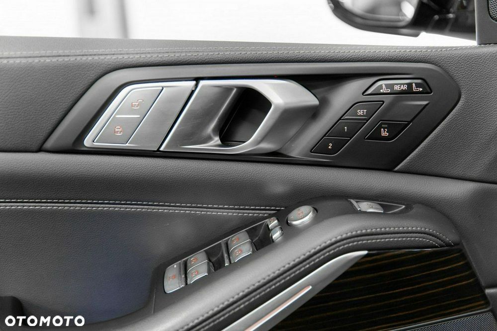 BMW X7 xDrive40i - 32