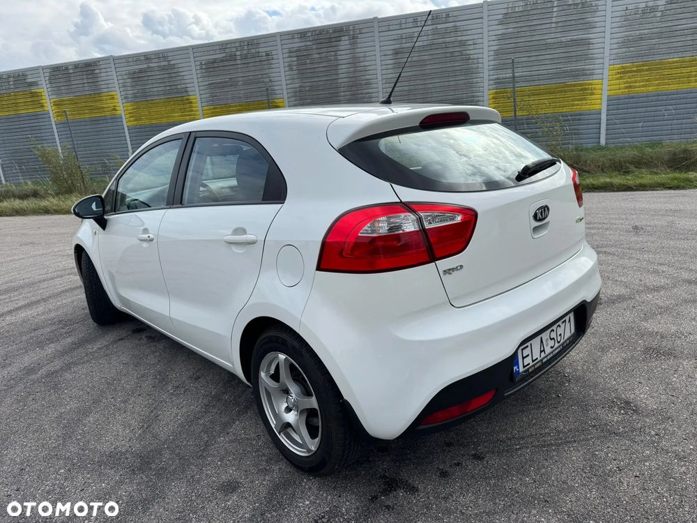 Kia Rio - 9