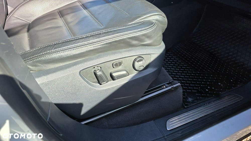 Volkswagen Touareg - 23