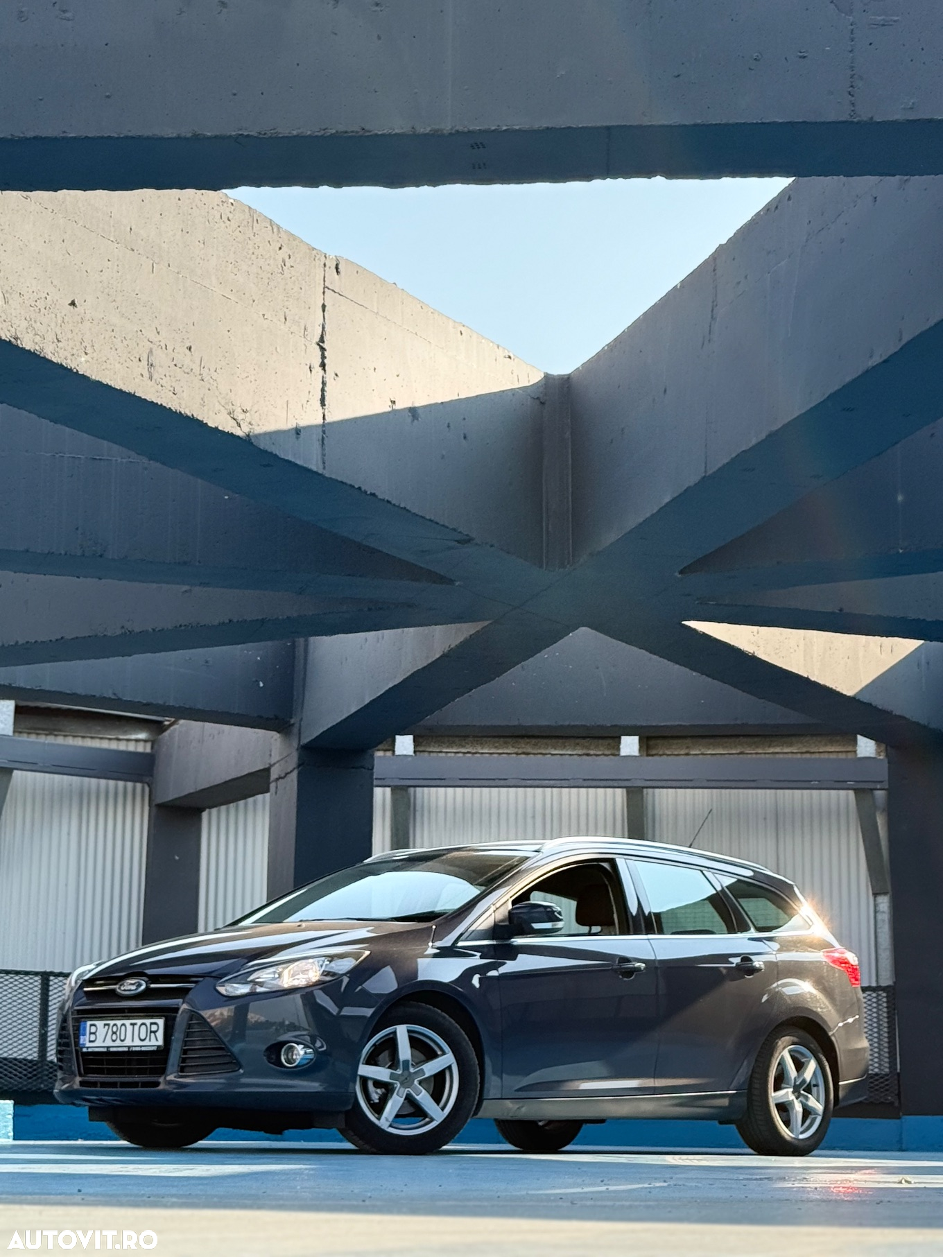 Ford Focus 1.6 TDCi DPF Start-Stopp-System SYNC Edition - 4
