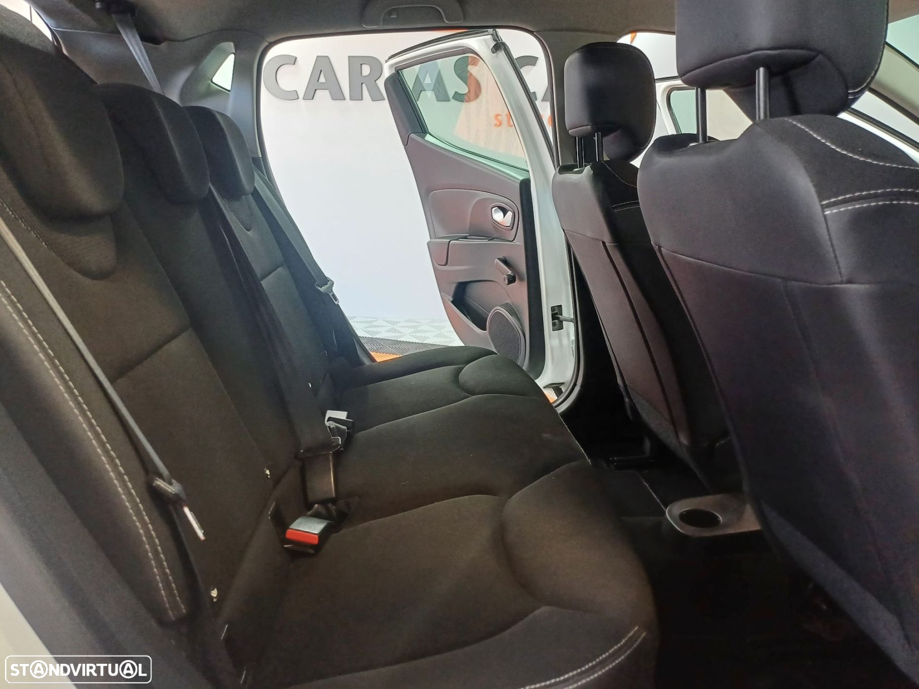 Renault Clio 1.5 dCi Dynamique S - 12