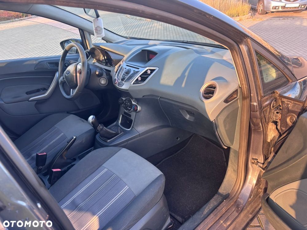 Ford Fiesta - 9