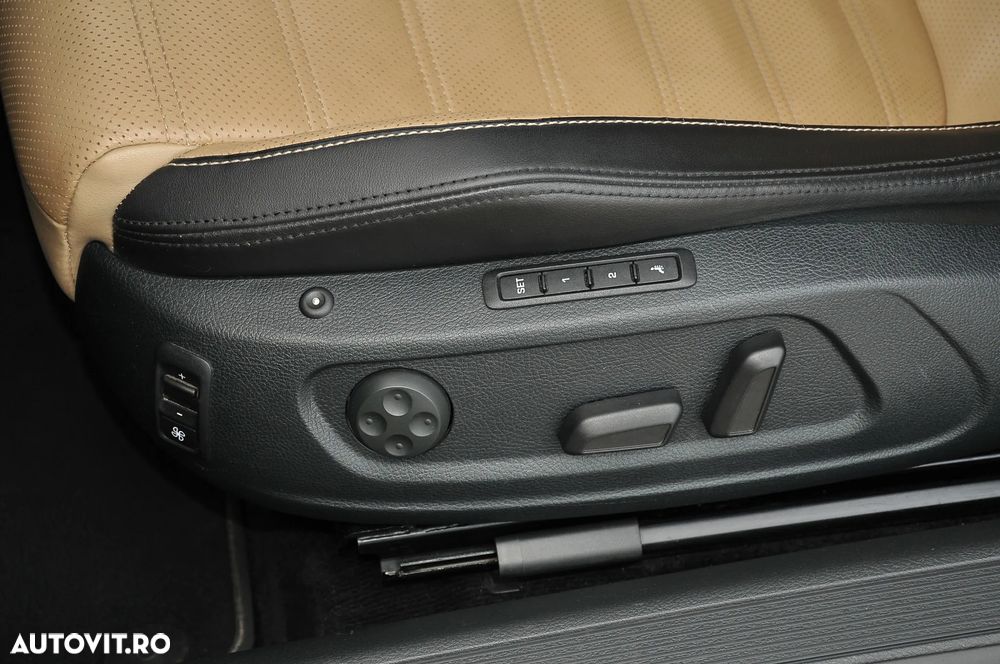 Volkswagen Passat CC 2.0 TDI DSG BMT - 32