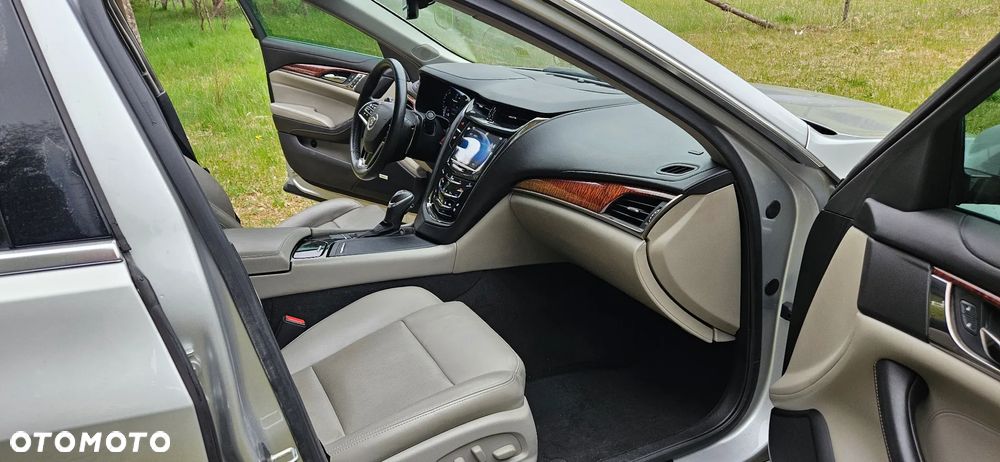 Cadillac CTS - 11